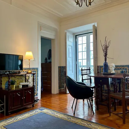 Cozy Portuguese Style Apartment Lisbon